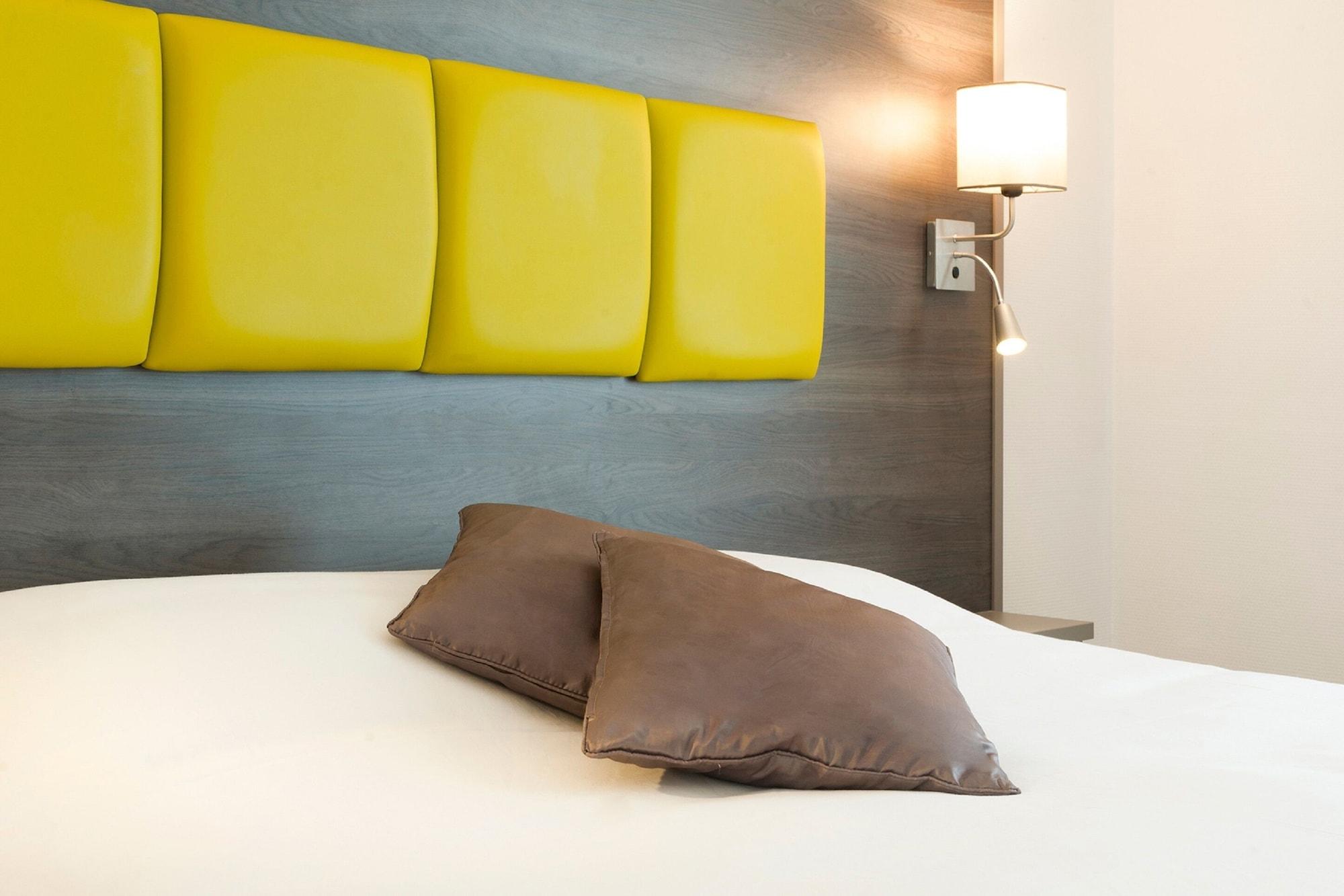 The Originals City, Hotel Le Cheval Rouge, Tours Ouest Виландри Екстериор снимка
