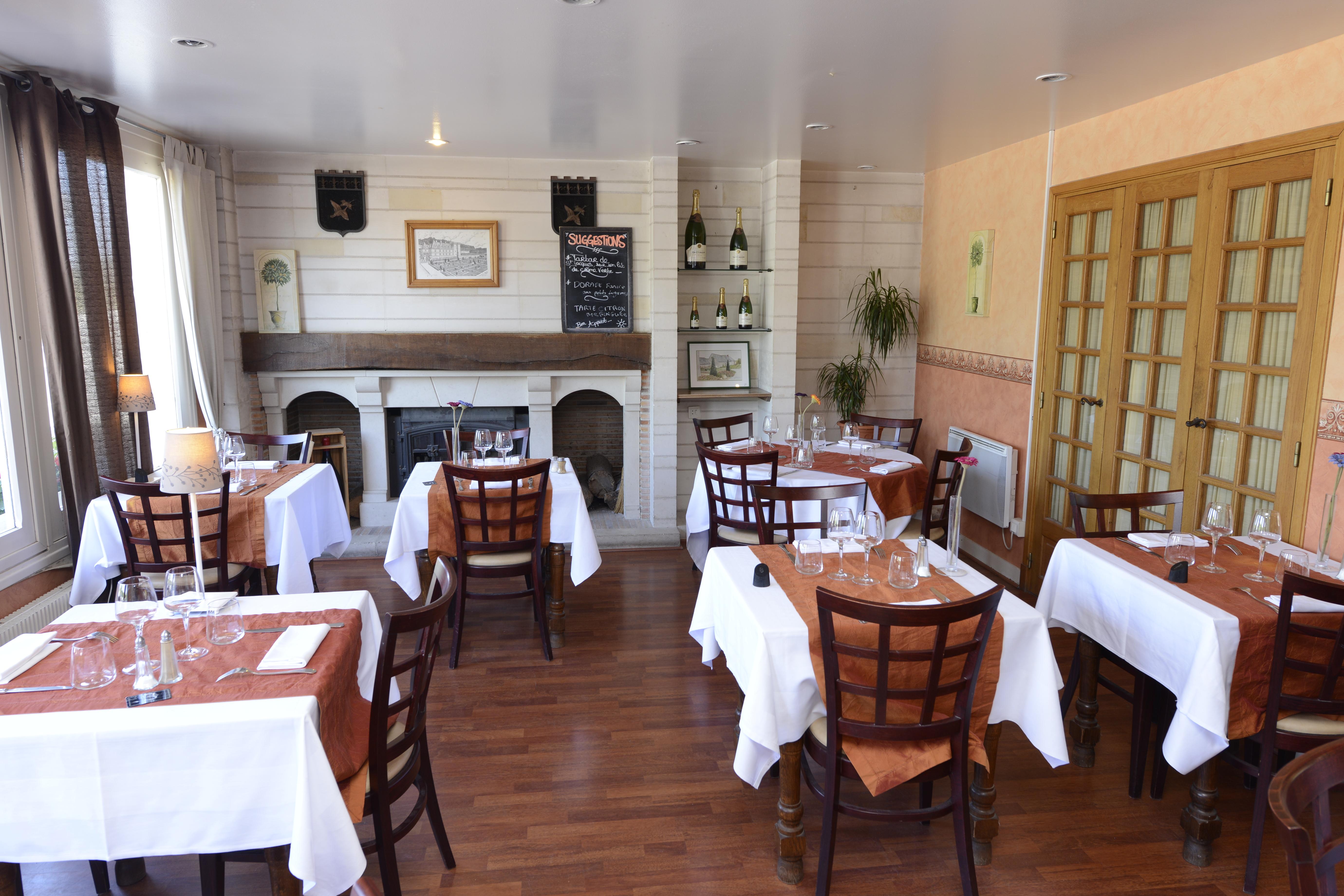The Originals City, Hotel Le Cheval Rouge, Tours Ouest Виландри Екстериор снимка