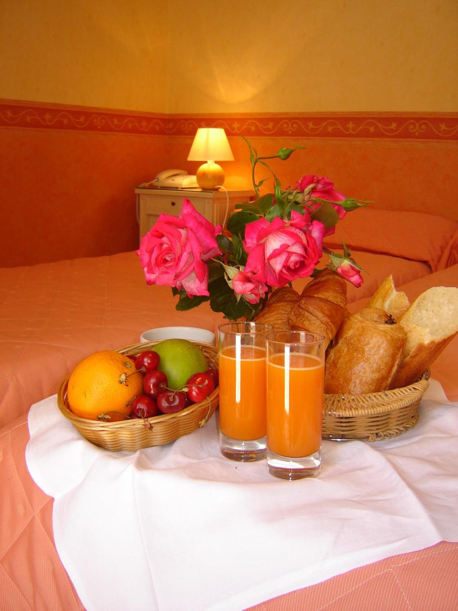 The Originals City, Hotel Le Cheval Rouge, Tours Ouest Виландри Екстериор снимка